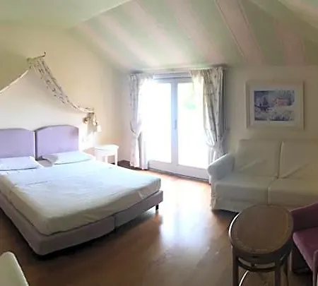 Poggio Radicati De Charme Hotel